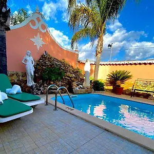 https://palmas-place-casanova-moradia-wifipoolrelax.hotelaalgarve.com