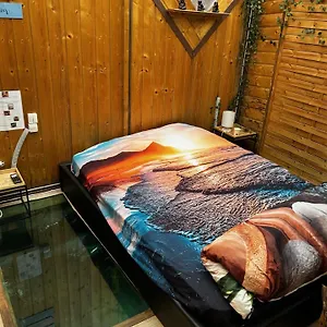 https://laquarium-bulle.fr-provencehotel.com