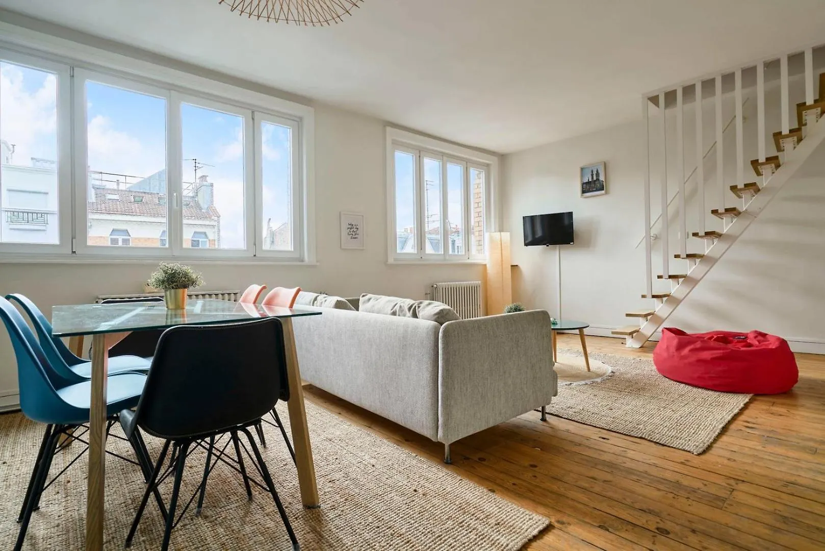 Lille Hypercentre-2 Bedrooms Very Bright + Parking Apartment